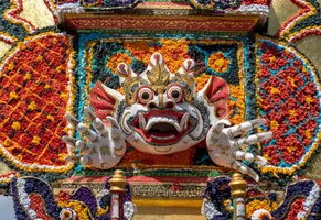Faszinierende Kultur und eindrucksvolle Tempel gehören zum vielfältigen Schatz Indonesiens.