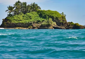 Eine der zahlreichen Inseln im Archipel von Bocas del Toro, Panama