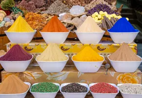 Bunte Gewürzvielfalt – ein Blick in die Märkte Kairos