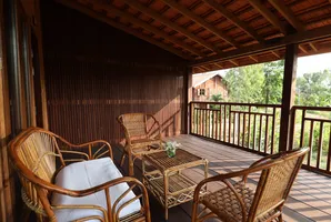 Farmhouse Smiling Gecko 