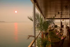 Flusspanorama von der RV Kalaw Pandaw