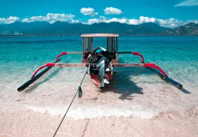 Traditionelles Auslegerboot vor Gili Trawangan