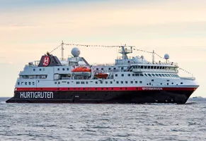 Hurtigruten, MS Spitzbergen