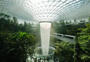 Wasserfall im Jewel Changi Airport Singapur