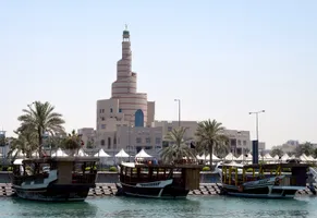 Corniche mit Moschee, Doha
