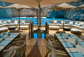 THE ELYSIUM, Außendeck