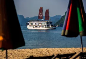 Kreuzfahrt in der Halong-Bucht an Bord der Heritage Line 'Violet'