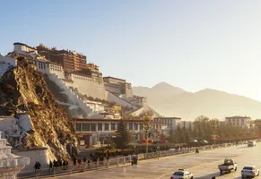 Der Potala-Palast und die Pagoden im Licht der aufgehenden Sonne, Lhasa, Tibet