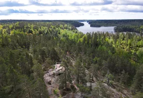 Die Naturlodge und Umgebung aus der Vogelperspektive