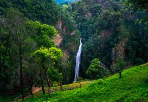 Mae Surin Wasserfall