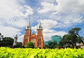 Notre Dame in der Metropole Saigon in Vietnam