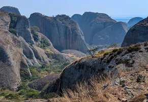 Die Schwarzen Felsen von Pungo Andongo