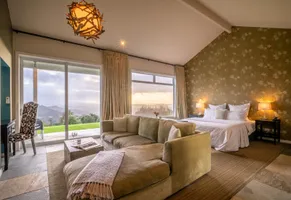 Woodhouse Mountain Lodge