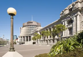 Innenstadt der neuseeländischen Hauptstadt Wellington mit dem Parlamentsgebäude, dem berühmten 