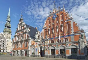 Schwarzhäupterhaus und St. Petrikirche in Riga