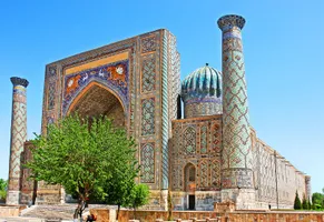 Registan in Samarkand AdobeStock © demerzel21