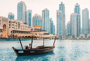 Der Dubai Creek, der bis ins Zentrum reicht