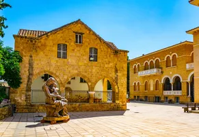 St. Johns Kathedrale in Nikosia AdobeStock © dudlajzov
