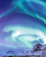 Reise Island Polarlicht über Island_AdobeStock_81432045_vichie81