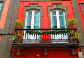 Die Typenschen Balkone aus Holz auf Gran Canaria
