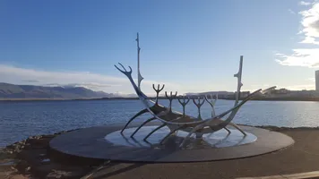 Die Skulptur Sonnenfahrt in Reykjavik