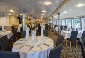 Rostropovich, Restaurant