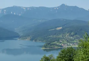 Aussicht auf den See Izvorul Muntelui (Bicaz-See), Ostkarpaten