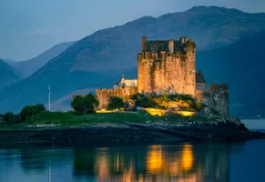 Das Eilean Donan Castle unweit der Insel Skye