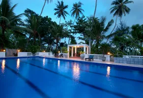 Pool bei abendlicher Stimmung