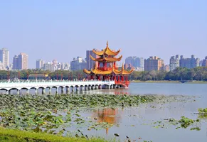 Pagode in Kaohsiung iStock © hxdyl