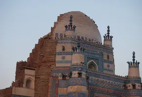 Uch Sharif