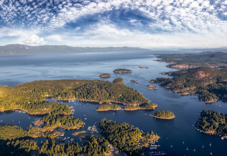Sunshine Coast, British Columbia © iStock  edb3_16